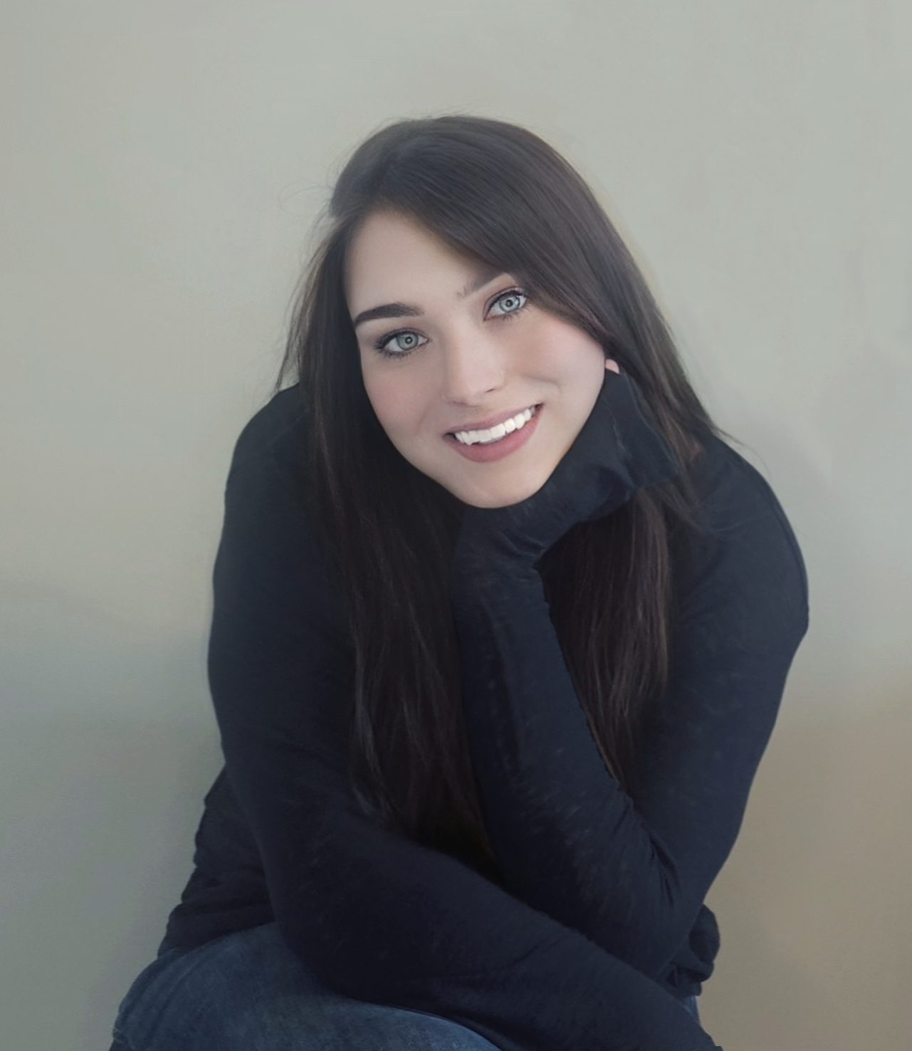 Sabrina's Portfolio Picture Headshot